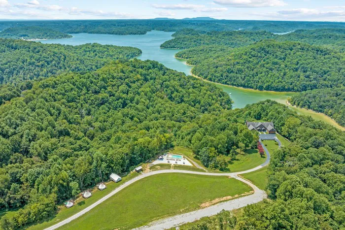 Tennessee Glamping Resort on Center Hill Lake Picture 10