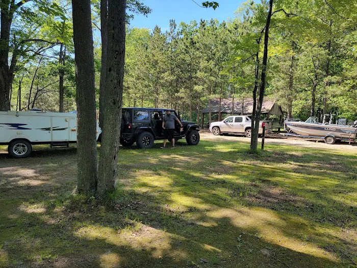 Linde's Rustic Campground Picture 4