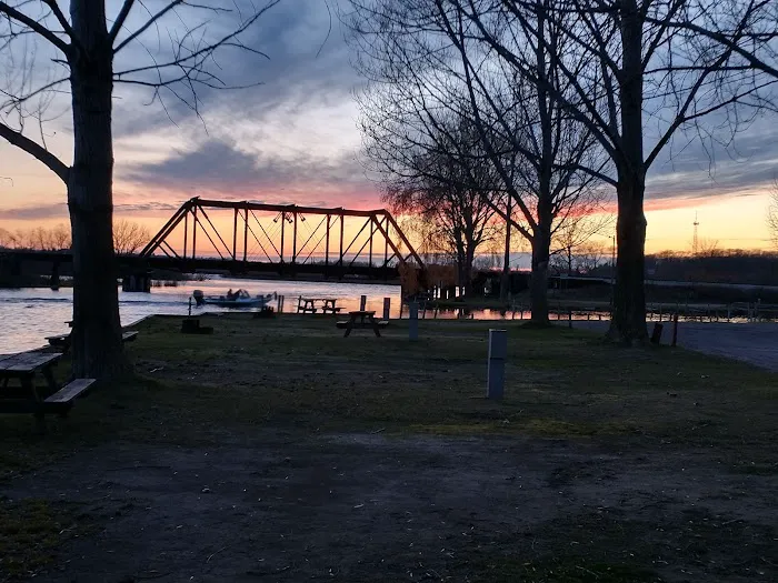 Manistee River RV Resort & Marina Picture 1