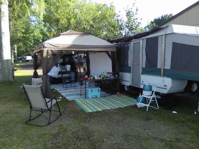 Manistee River RV Resort & Marina Picture 8