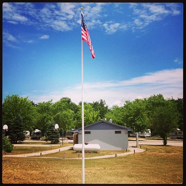 Holiday RV Park & Campground Picture 10