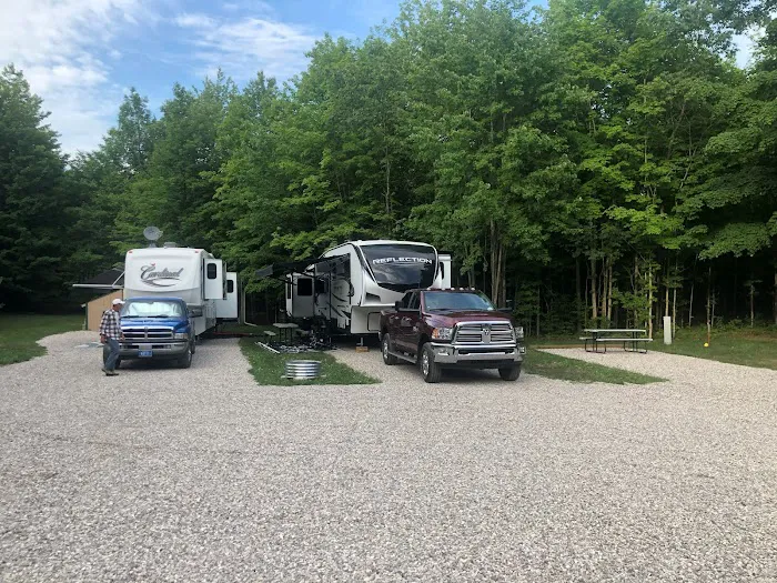 Chain of Lakes Camp (Six Mile Lake) Picture 4