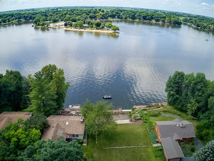 Lake Holiday Picture 5