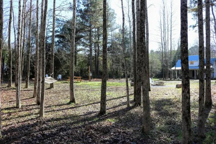 tiny HOUSE CAMPGROUND Picture 3