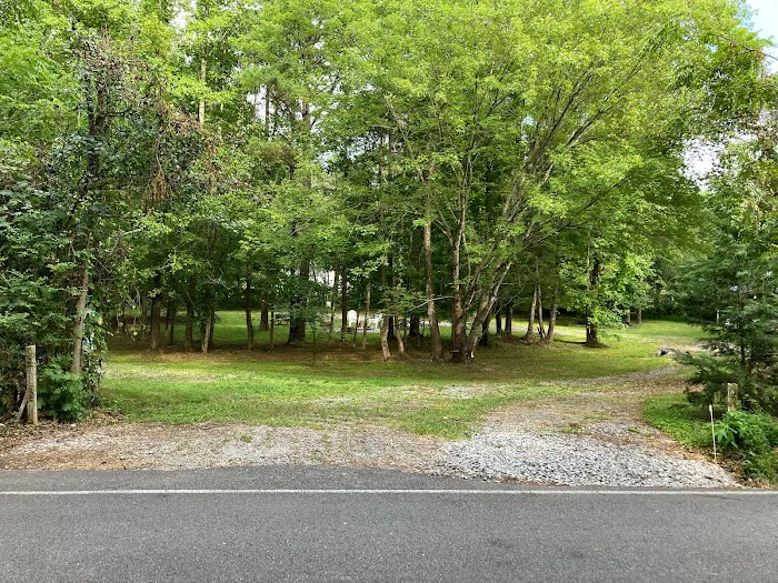 tiny HOUSE CAMPGROUND Picture 6