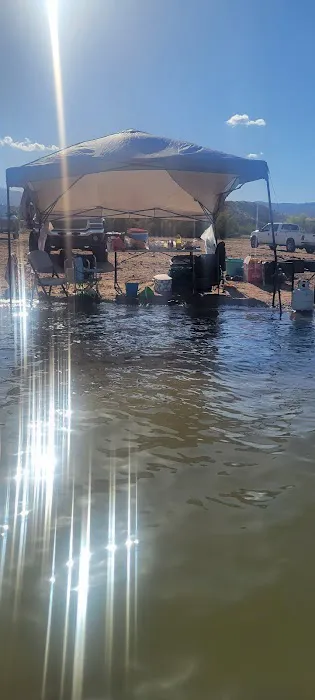 Roosevelt Lake Beach Picture 10