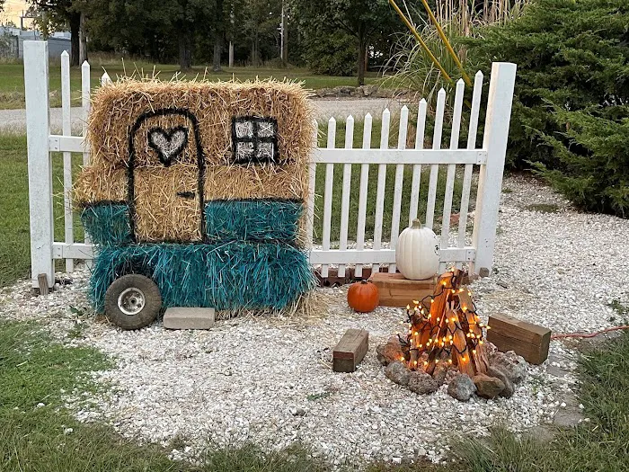 Majestic Oaks RV Park & Campground Picture 7