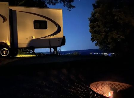 Clapping Oaks Campground and Lodging