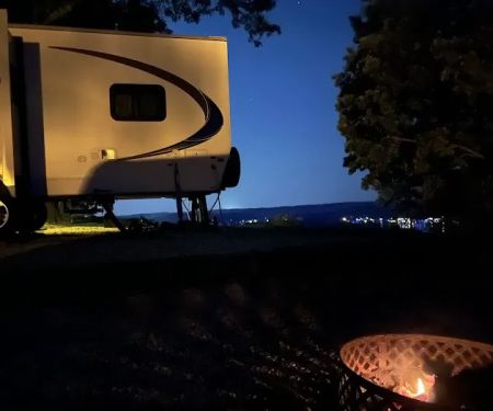 Clapping Oaks Campground and Lodging