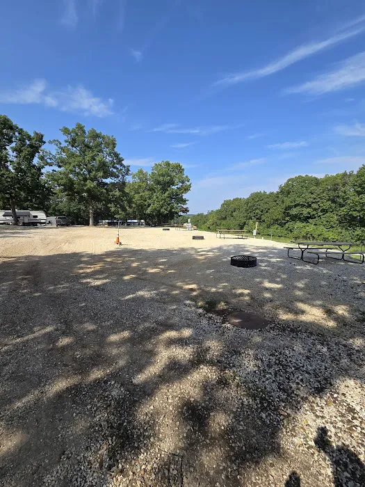 Clapping Oaks Campground and Lodging Picture 7