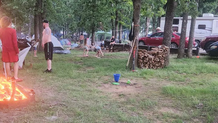 Hog Creek Camp Grounds Picture 4