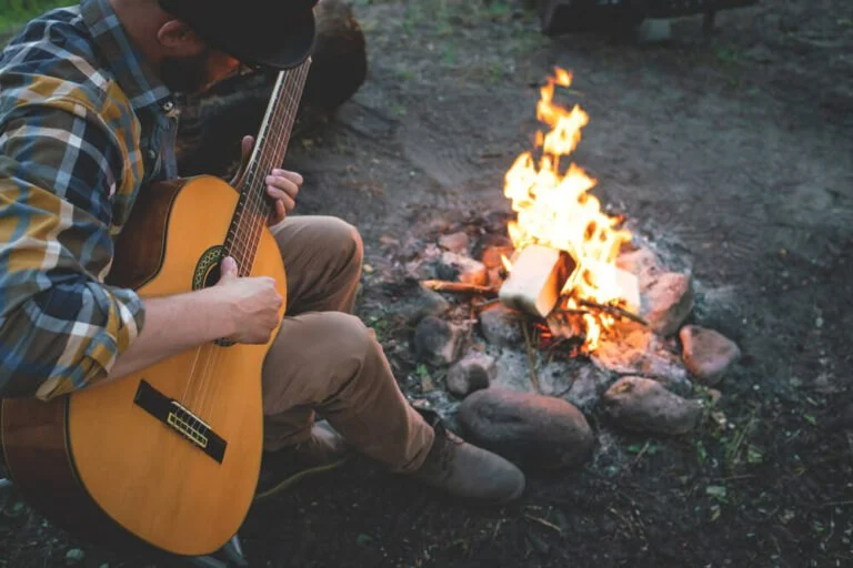 Best Campfire Songs for Acoustic Guitar: Unforgettable Picks for Outdoor Nights