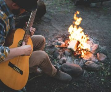 Best Campfire Songs for Acoustic Guitar: Unforgettable Picks for Outdoor Nights