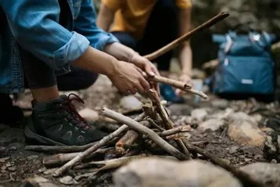How to Handle Campfire Emergencies Safely and Smartly