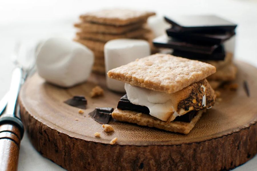 How to Make Unique Campfire S’mores with Different Chocolates and Toppings