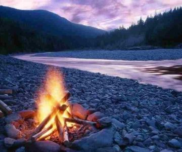 How to Build a Campfire in Remote Wilderness Safely