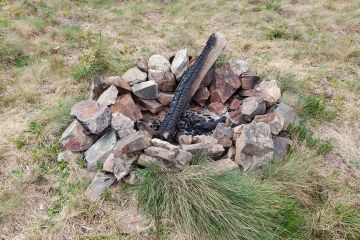 How to Build a Campfire in Rocky Areas Safely and Effectively