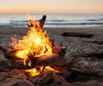 How to Build a Campfire on a Beach Without Damaging the Environment