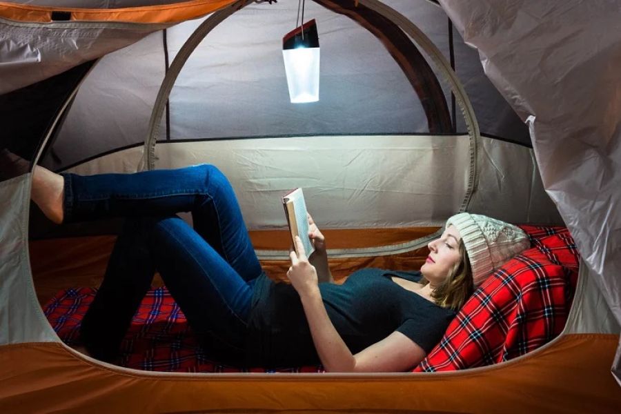 How to Use Campfire Light for Reading Outdoors