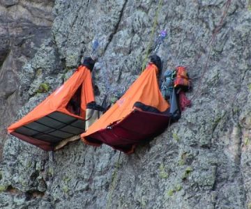 Tips for Camping Safely Near Cliffs and Steep Terrain
