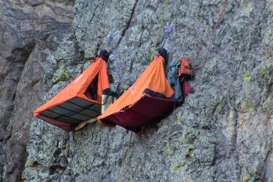 Tips for Camping Safely Near Cliffs and Steep Terrain
