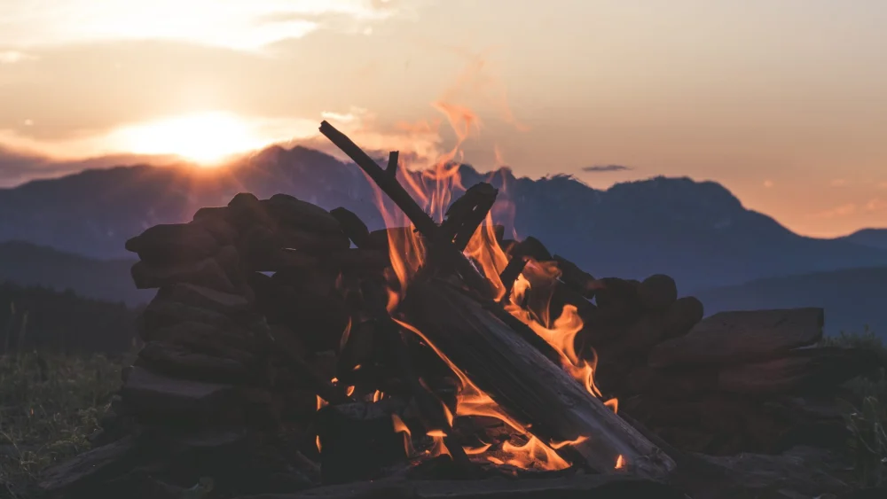 Top 5 Myths About Campfires Debunked for Safer Outdoor Adventures