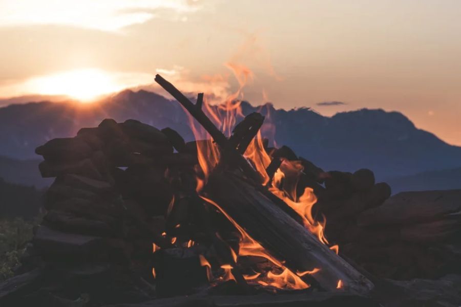 Top 5 Myths About Campfires Debunked for Safer Outdoor Adventures