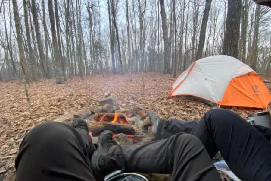 How to Build a Campfire on a Hilltop Safely and Effectively