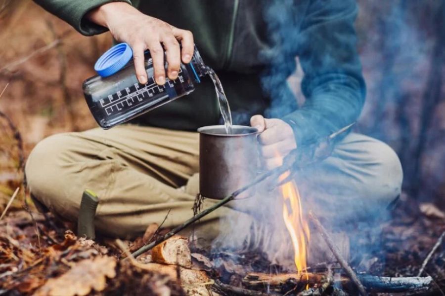 How to Use Campfire Heat to Purify Water in the Wilderness