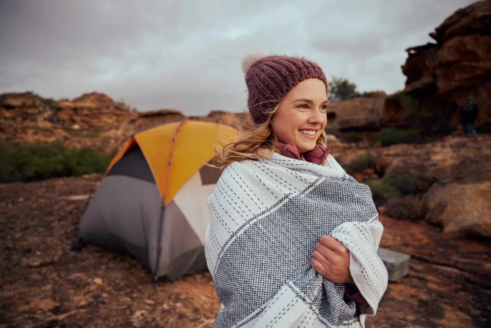 Best Camping Blankets for Warmth and Comfort in the Outdoors