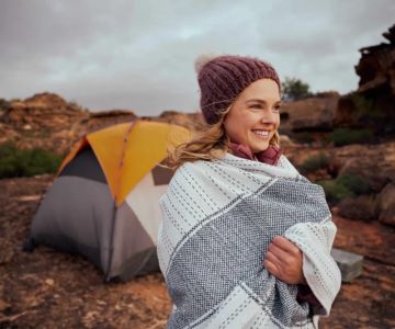 Best Camping Blankets for Warmth and Comfort in the Outdoors