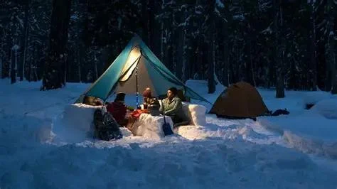 How to Stay Warm Around the Campfire in Cold Weather