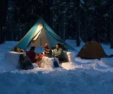 How to Stay Warm Around the Campfire in Cold Weather