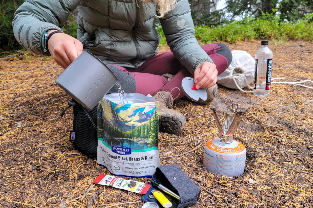 How to Cook Meals With Minimal Equipment While Camping
