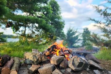 How to Build a Campfire on a Hilltop or Ridge