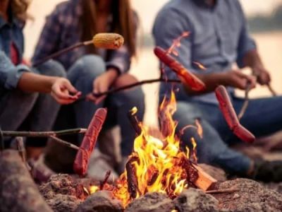 How to Cook Burgers and Hot Dogs Over a Campfire