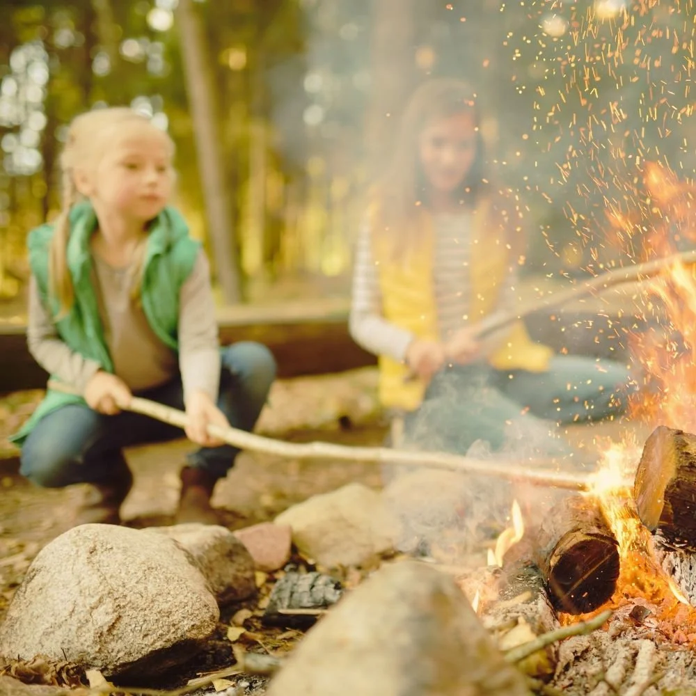 How to Use Natural Remedies for Camping Aches and Pains