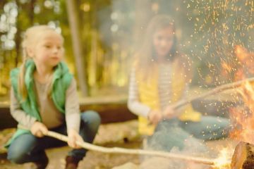 How to Use Natural Remedies for Camping Aches and Pains