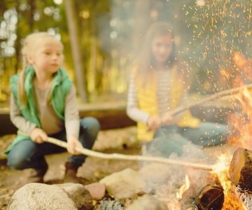 How to Use Natural Remedies for Camping Aches and Pains