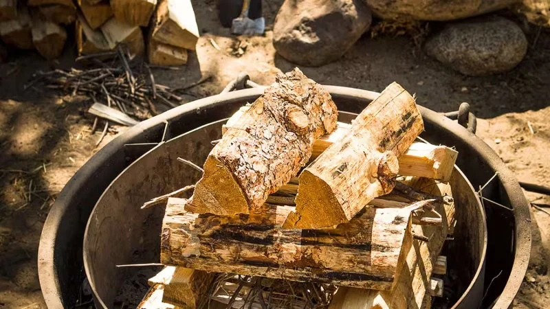 How to Build a Safe Cooking Fire at Your Campsite – Expert Guide for Campers