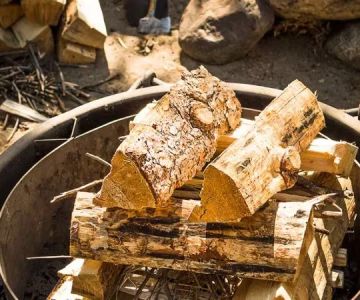 How to Build a Safe Cooking Fire at Your Campsite – Expert Guide for Campers