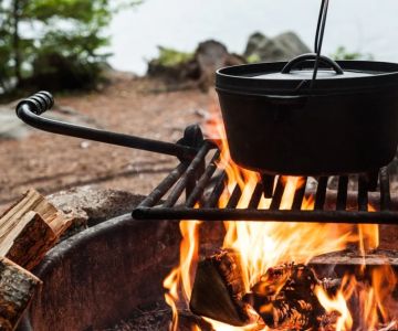 How to Use Campfire Heat to Prepare Warm Dinner Meals Outdoors