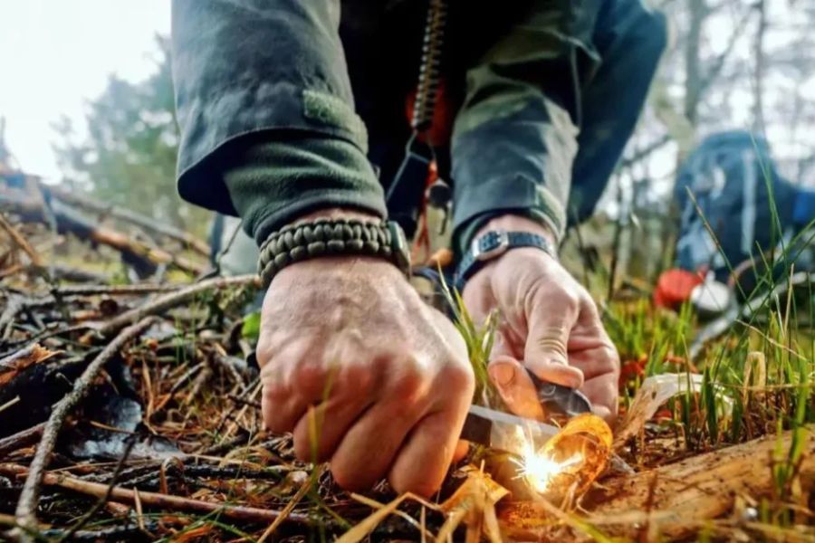 Best Campfire Tools for Backpackers: Expert Gear Guide for Hikers