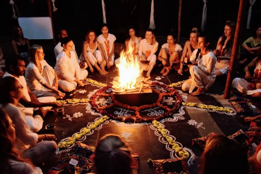 How to Create a Campfire Ritual for Relaxation