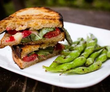 How to Make Campfire Grilled Cheese Sandwiches