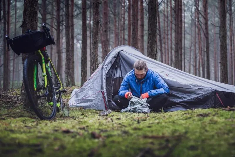 How to Deal With Bad Weather While Camping Like a Pro