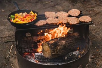 How to Use Campfire Heat to Cook Dinner Effectively