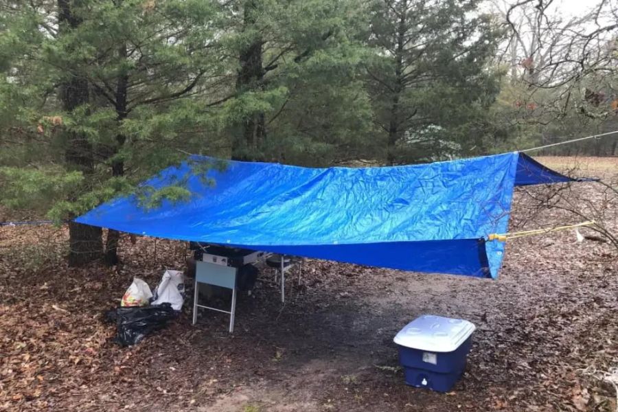 How to Stay Dry While Building a Campfire in Rain: Expert Tips and Tools