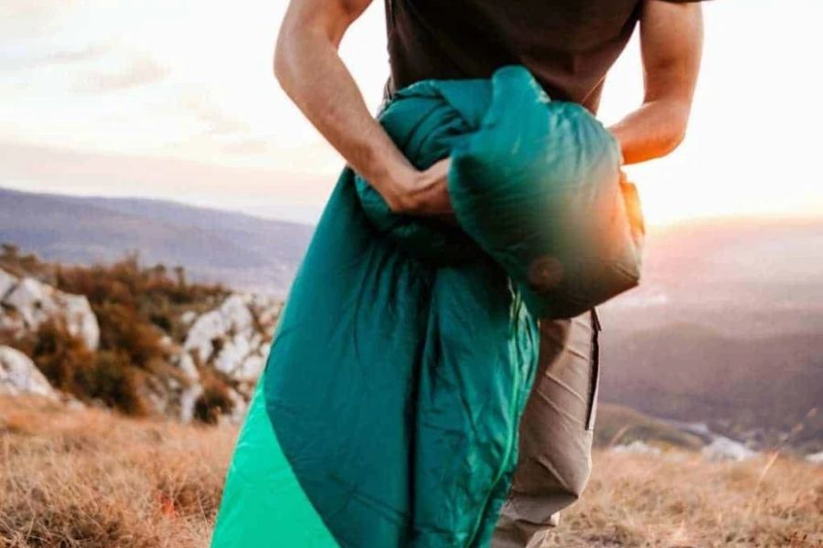 Best Camping Sleeping Bags for Warm Weather: Stay Cool Outdoors