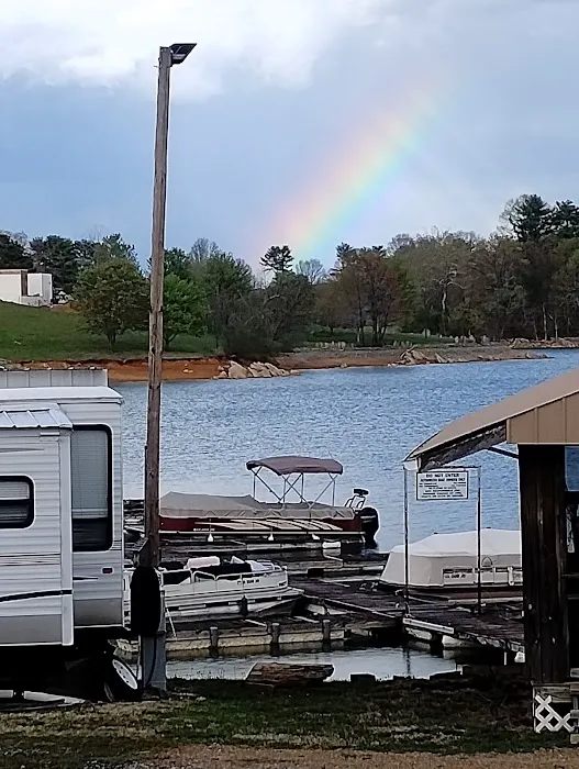 Lake Shore Campgrounds Picture 2